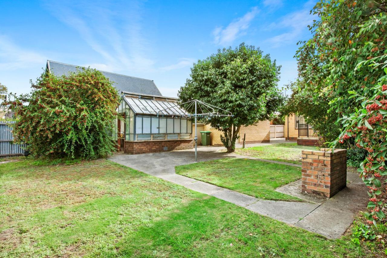 Villa Family Friendly, Sleeps 8, Big Backyard, Pet Friendly Ballarat Exterior foto